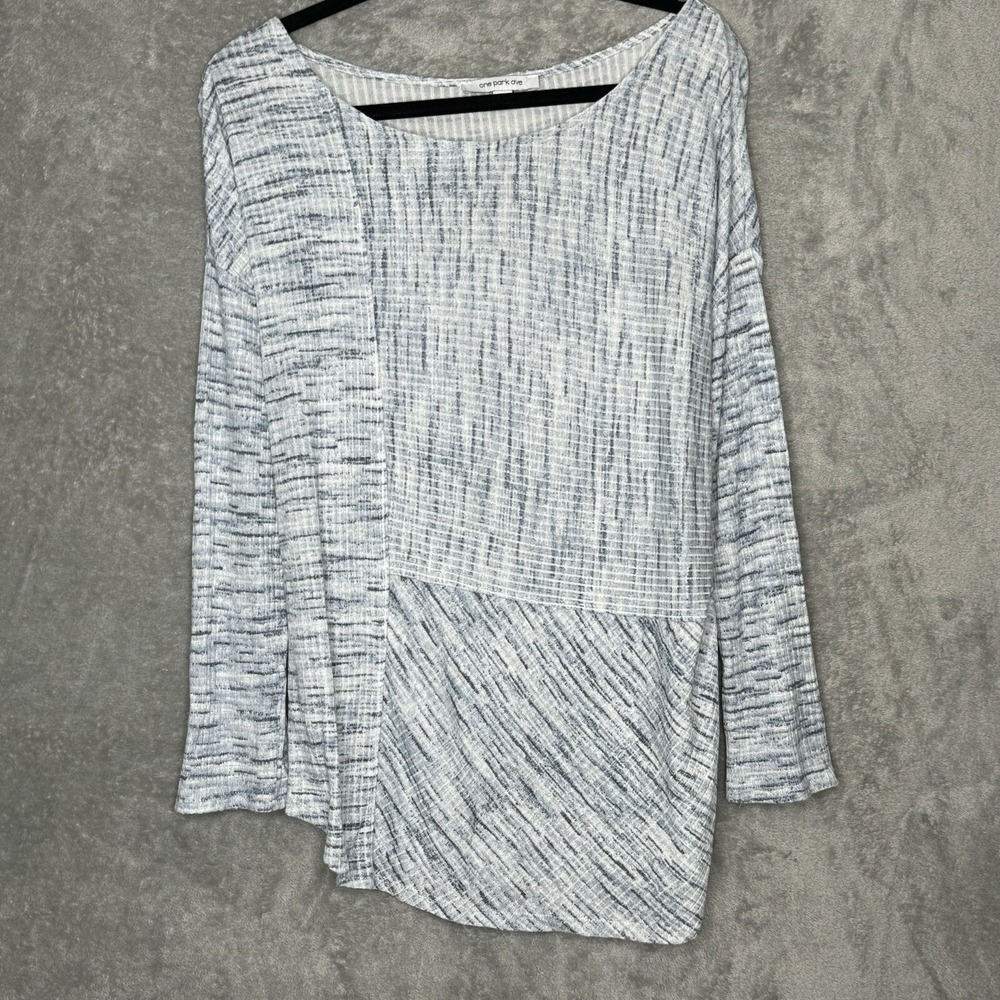 One Park Ave 1X Top Shirt Gray Striped Long Sleeve Scoop Neck Asymmetrical Knit